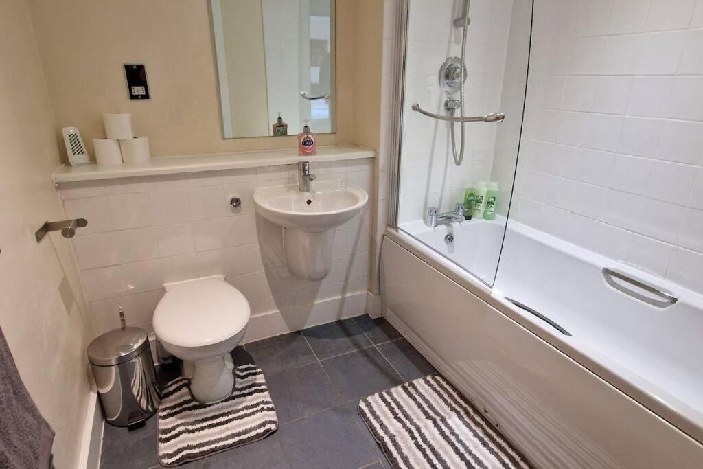 2 Bedroom Apartment Central Birmingham City Centre Exterior photo